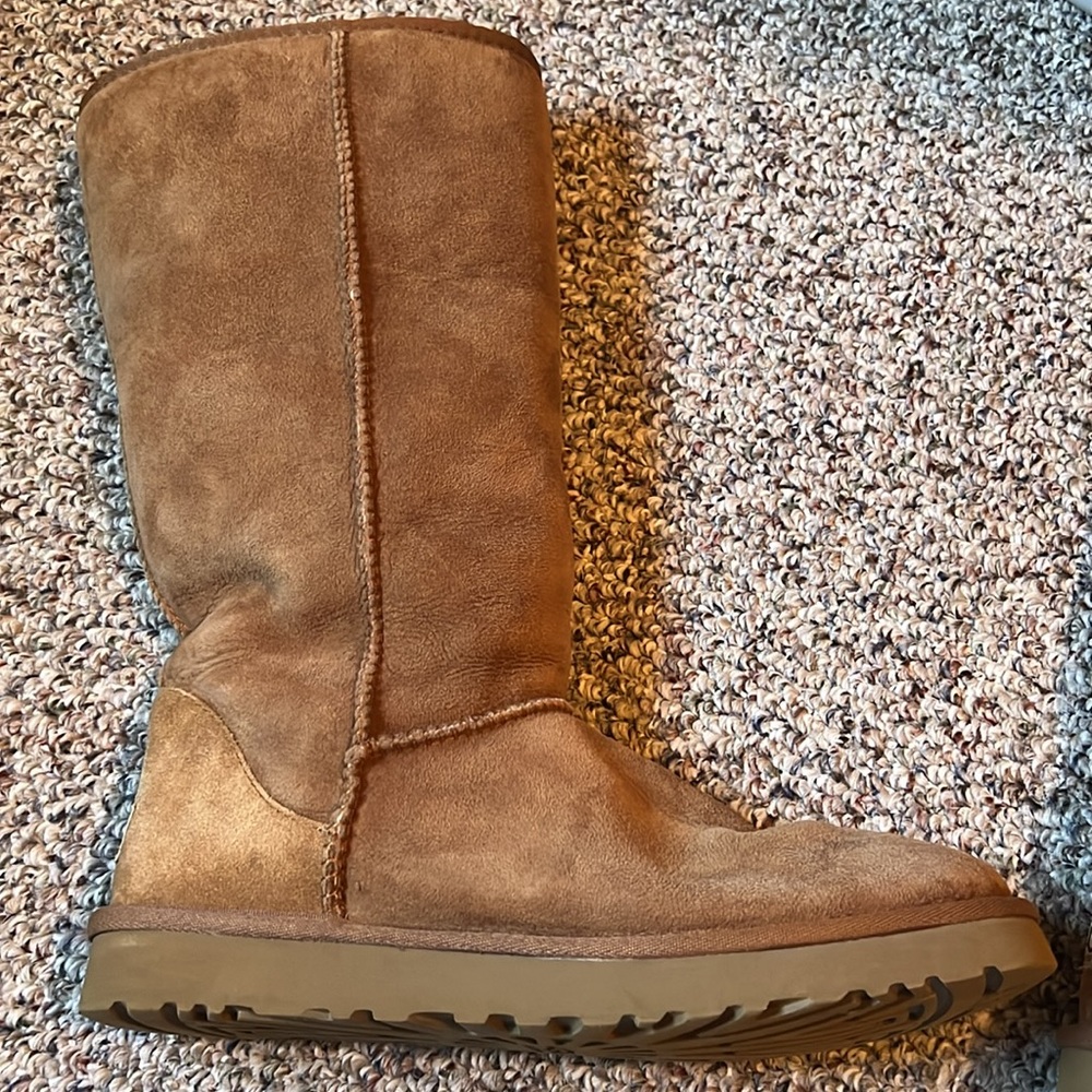 Long Ugg boots - Picture 2 of 4